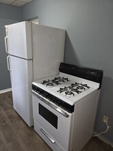 212 Whitman Ave in Whitman, MA - Building Photo - Building Photo