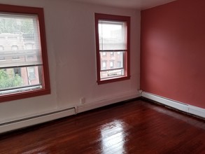 218 1/2 York Street in Jersey City, NJ - Building Photo - Other