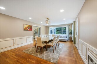 24 Mineola Ave in Roslyn, NY - Building Photo - Building Photo