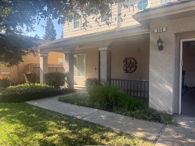 958 Ryan Ave in Clovis, CA - Building Photo - Building Photo