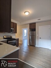 3401 W Fullerton Ave in Chicago, IL - Foto de edificio - Building Photo