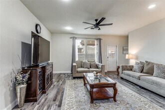 2205 Simmental Rd in Fort Worth, TX - Building Photo - Building Photo