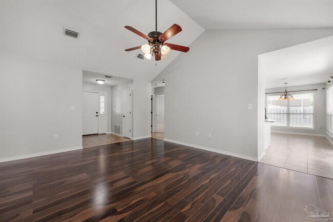 6545 Fern St in Navarre, FL - Building Photo - Building Photo