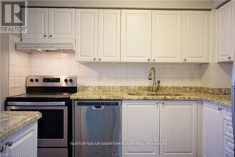 3880 Duke of York Blvd in Mississauga, ON - Building Photo - Building Photo