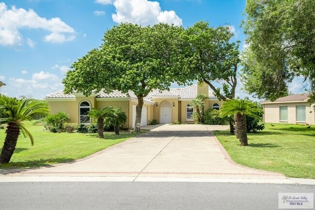 property at 709 Avenida Morelos