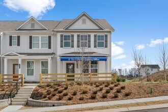 6866 Nipton Xing in Flowery Branch, GA - Building Photo - Building Photo