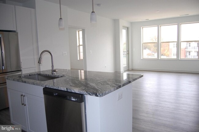 10755 Fairgrounds Dr-Unit -411 in Fairfax, VA - Building Photo - Building Photo