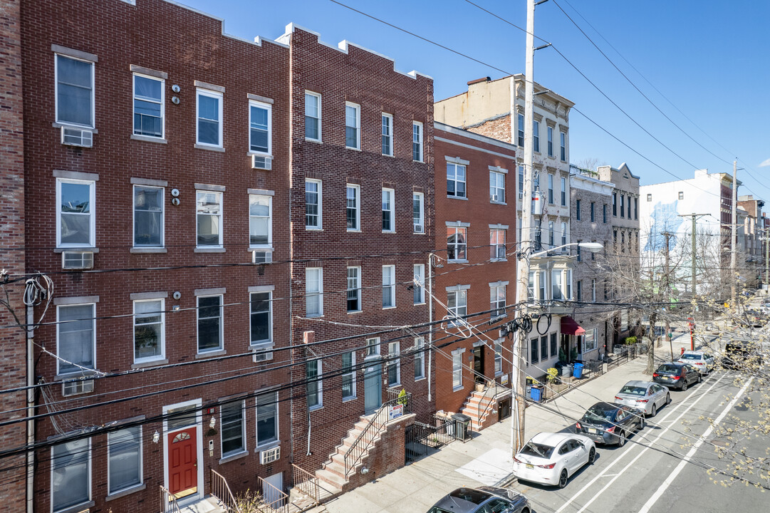 224 Madison St in Hoboken, NJ - Foto de edificio