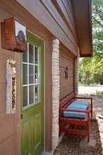 10600 Little Thicket Rd in Austin, TX - Foto de edificio - Building Photo