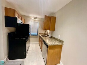 607 NE 29th Dr in Wilton Manors, FL - Building Photo - Building Photo