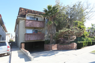 3720 Clarington Ave in Los Angeles, CA - Building Photo - Building Photo