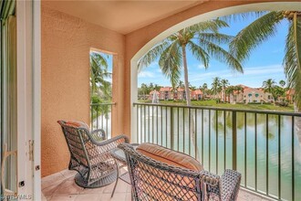 1275 Wildwood Lakes Blvd in Naples, FL - Foto de edificio - Building Photo