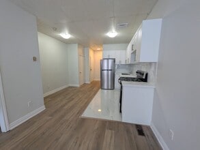 317 Front St in Belleville, ON - Building Photo - Building Photo