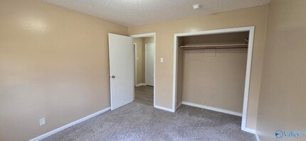 2108 Hill St NW in Huntsville, AL - Foto de edificio - Building Photo