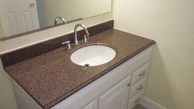4764 SW 34th Terrace in Fort Lauderdale, FL - Building Photo - Building Photo