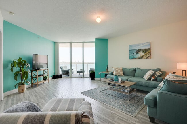 241 Riverside Dr, Unit SI FL10-ID1546208P