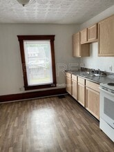 2325 4th St NW in Canton, OH - Foto de edificio - Building Photo