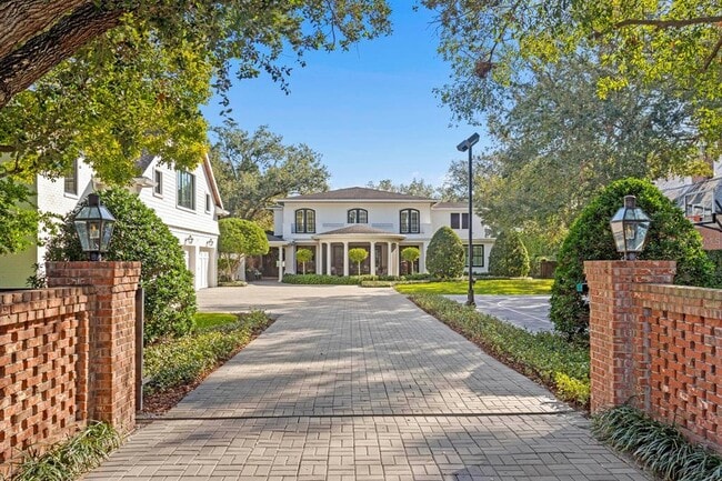 property at 1002 S Frankland Rd