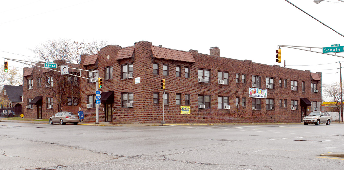 St. George Apartments in Indianapolis, IN - Building Photo