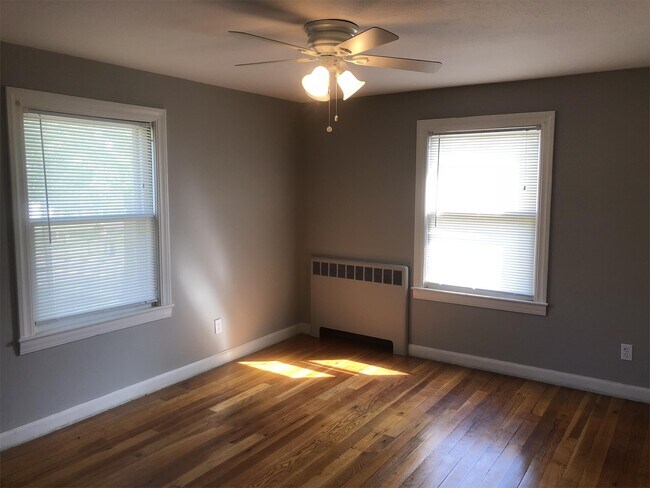 70 Lyman St, Unit 5 in South Hadley, MA - Building Photo - Building Photo