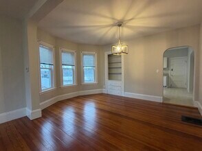 10 Lambert Ave, Unit 10 Lambert Ave in Chelsea, MA - Foto de edificio - Building Photo