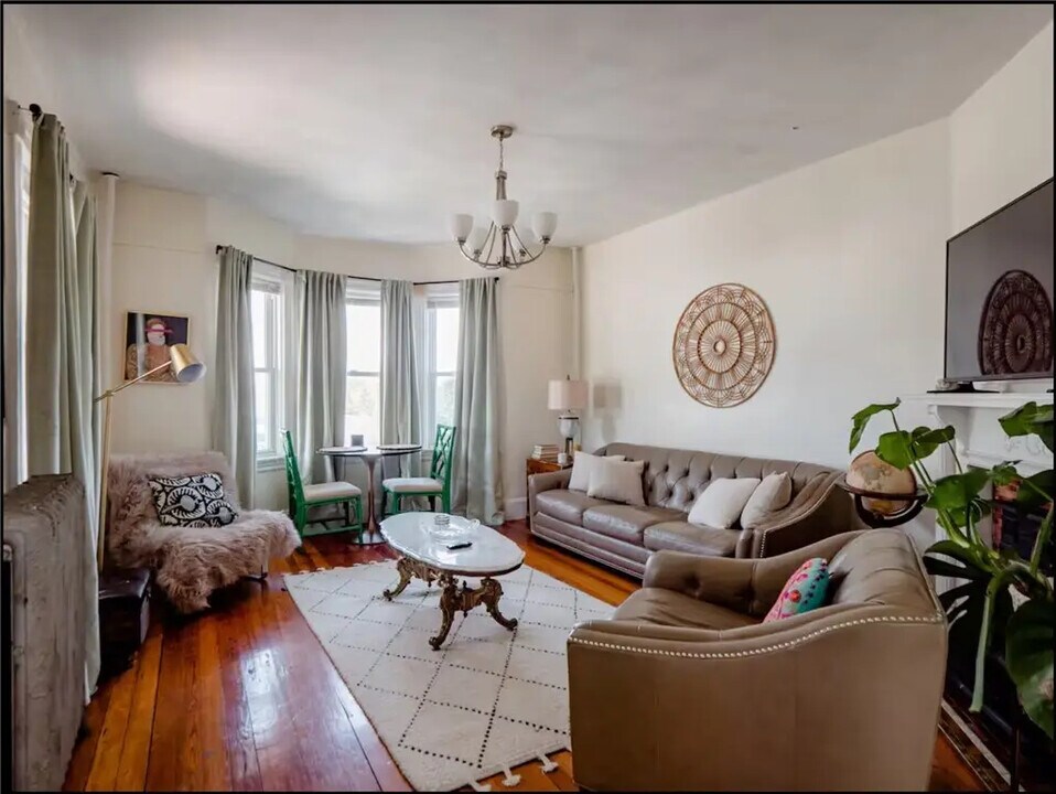 14 Carleton St, Unit 14 Carleton in Providence, RI - Building Photo