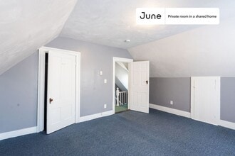 Private bedroom in 4 bed/1.5 bath Home in Somerville, MA - Building Photo - Building Photo