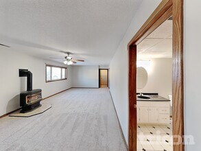 8009 Delano Way in Inver Grove Heights, MN - Building Photo - Building Photo