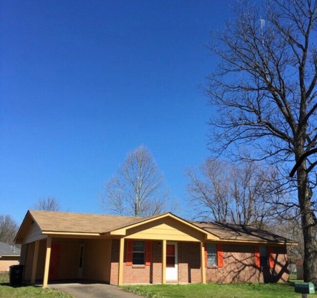 property at 548 Pin Oak Cove