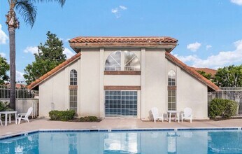 23276 La Mar, Unit #116D in Mission Viejo, CA - Foto de edificio - Building Photo
