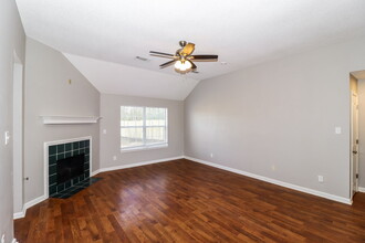 50 Lakewood Dr in Oakland, TN - Building Photo - Building Photo