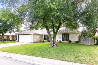 11818 Gravetree St in San Antonio, TX - Building Photo - Building Photo