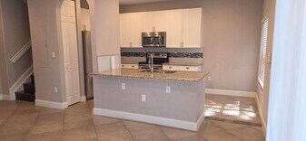 219 Lake Monterey Cir in Boynton Beach, FL - Building Photo