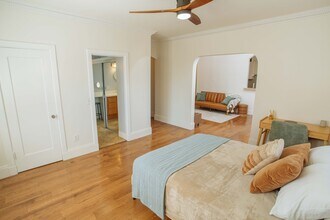 315 W 3rd St, Unit 305 in Long Beach, CA - Foto de edificio - Building Photo
