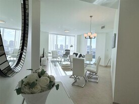 18201 Collins Ave in Sunny Isles Beach, FL - Building Photo