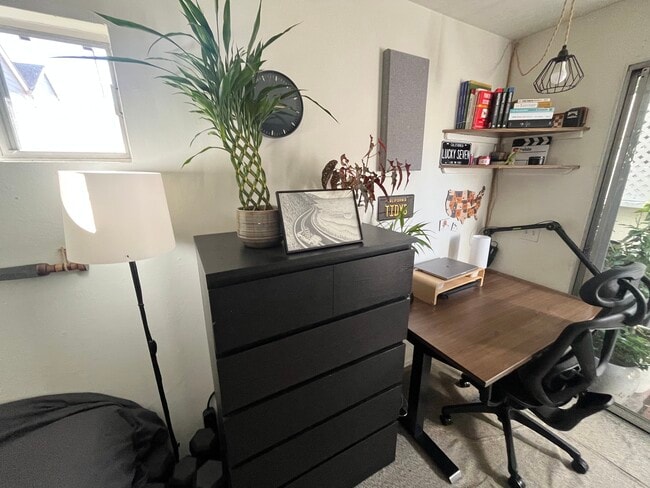 2304 Pacific Dr in Corona Del Mar, CA - Building Photo - Building Photo