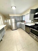 411 Manila Ave in Jersey City, NJ - Building Photo