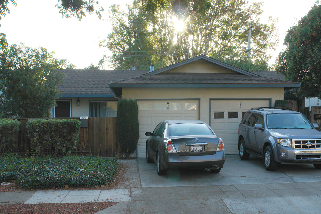 866-868 San Junipero Dr in Sunnyvale, CA - Foto de edificio