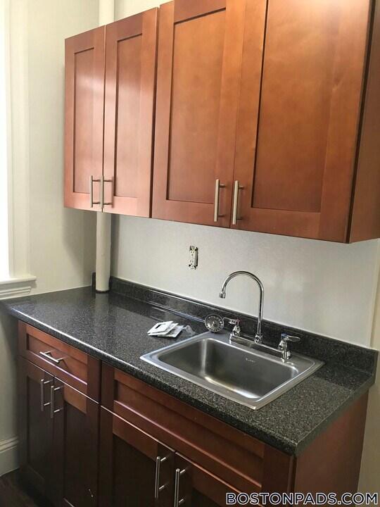 1175 Boylston St in Boston, MA - Building Photo