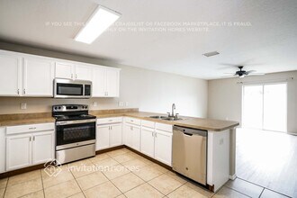 30751 Sonnet Glen Dr in Wesley Chapel, FL - Foto de edificio - Building Photo