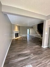 2118 Highridge Dr in Pleasant Hill, MO - Building Photo - Building Photo