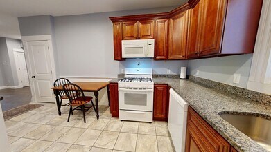 109 Chelsea St in Boston, MA - Building Photo - Building Photo