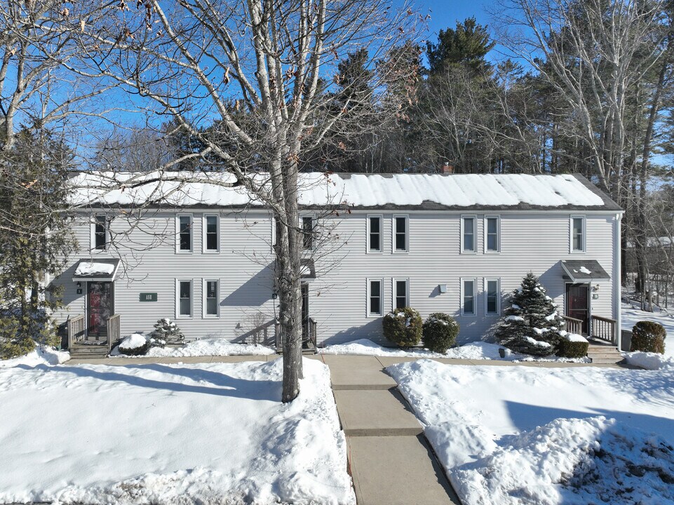 Yorke Woods in York, ME - Building Photo