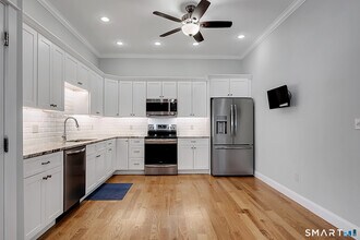 137 Knowles Ave in Southington, CT - Building Photo - Building Photo