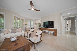 261 Colonade Cir in Naples, FL - Building Photo - Building Photo