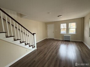 24 Washington Rd in Sayreville, NJ - Building Photo - Building Photo