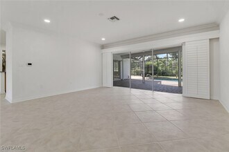 750 Southern Pines Dr in Naples, FL - Building Photo - Building Photo