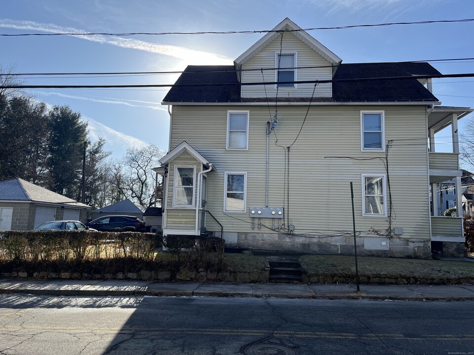 3 French St in Torrington, CT - Building Photo