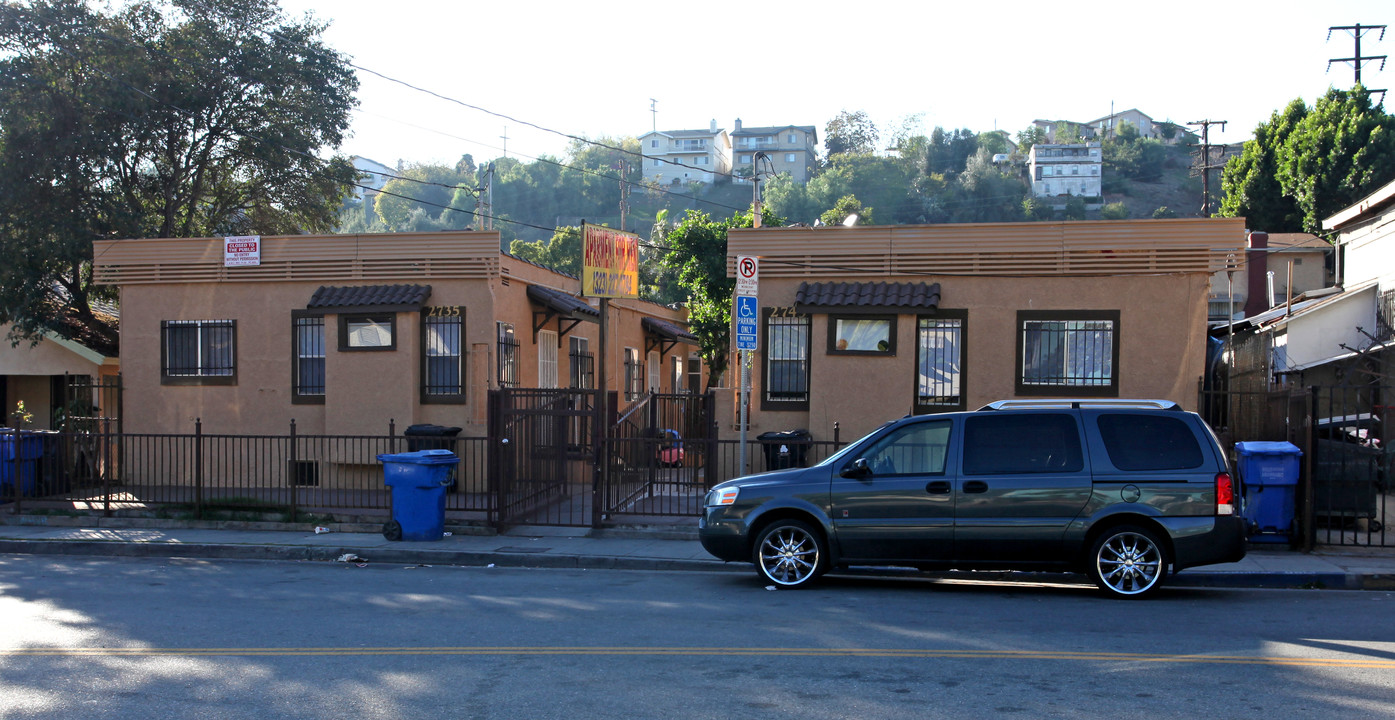 2735-2745 Lincoln Park Ave in Los Angeles, CA - Foto de edificio