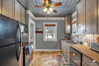 1620 Colorado St in Manhattan, KS - Building Photo - Building Photo